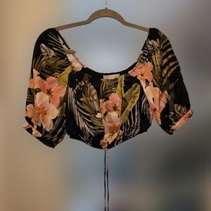 ✨️NEW Favorite Daughter Floral Cropped Blouse XS